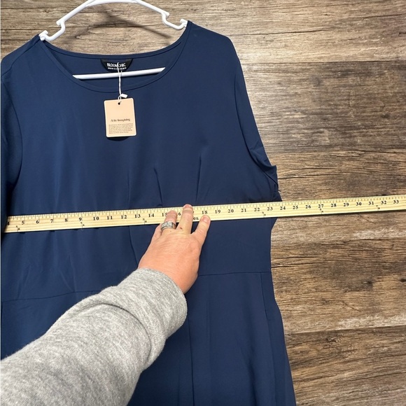 BloomChic Navy Blue A-line Midi Dress with Crew Neck Size 18-20 - Picture 10 of 11